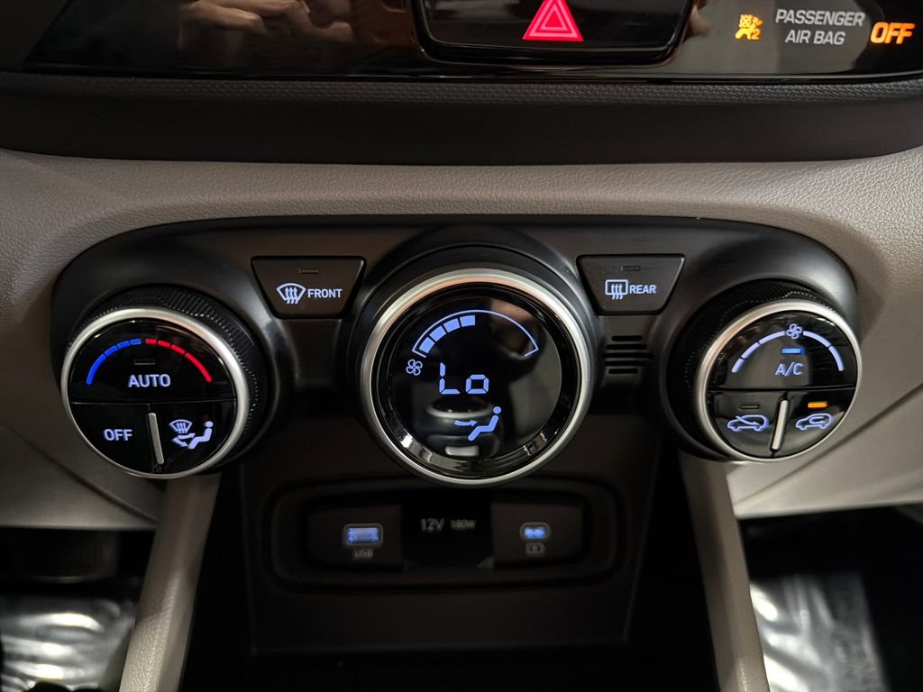 Used 2024 Hyundai Venue SEL image 14