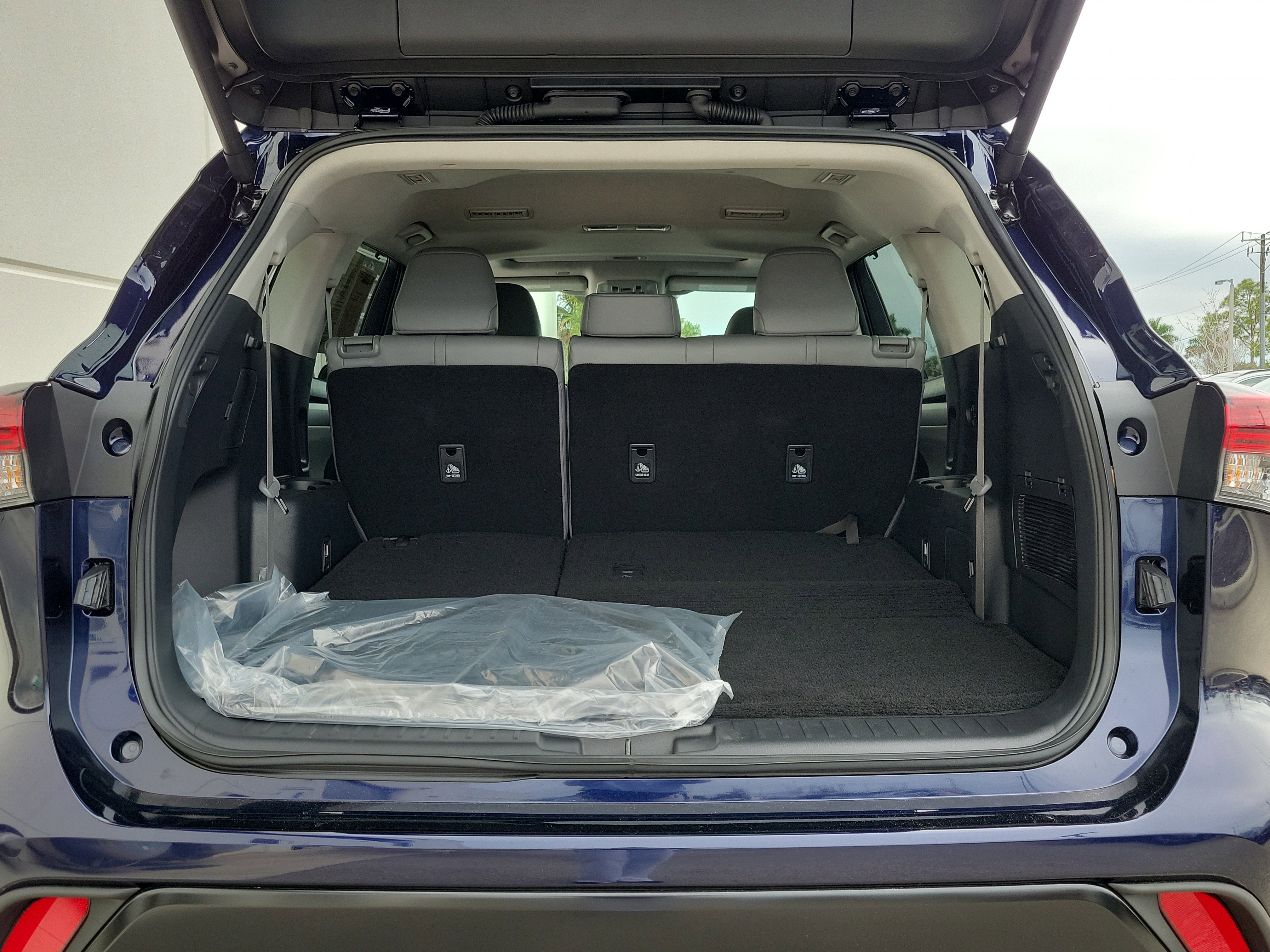 Used 2026 Toyota Highlander XLE image 13