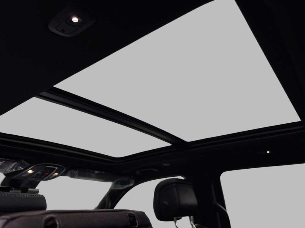 New 2026 Jeep Grand Wagoneer Limited AWD/4WD image 7