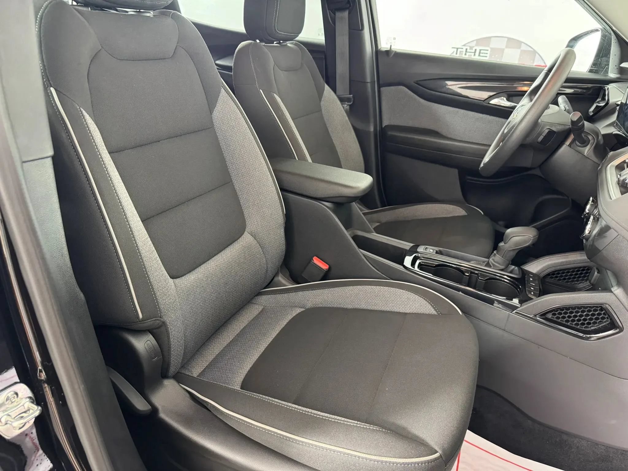 Used 2026 Chevrolet TrailBlazer LS w/ LS Convenience Package AWD/4WD image 32