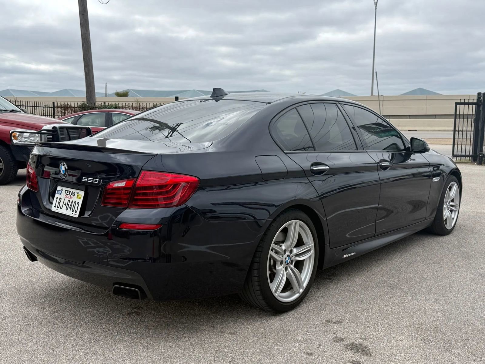 Used 2015 BMW 550i Sedan image 3