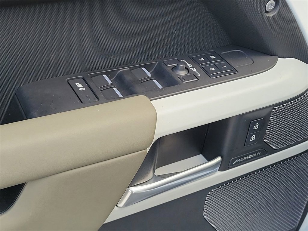 Used 2024 Land Rover Defender 110 S image 23