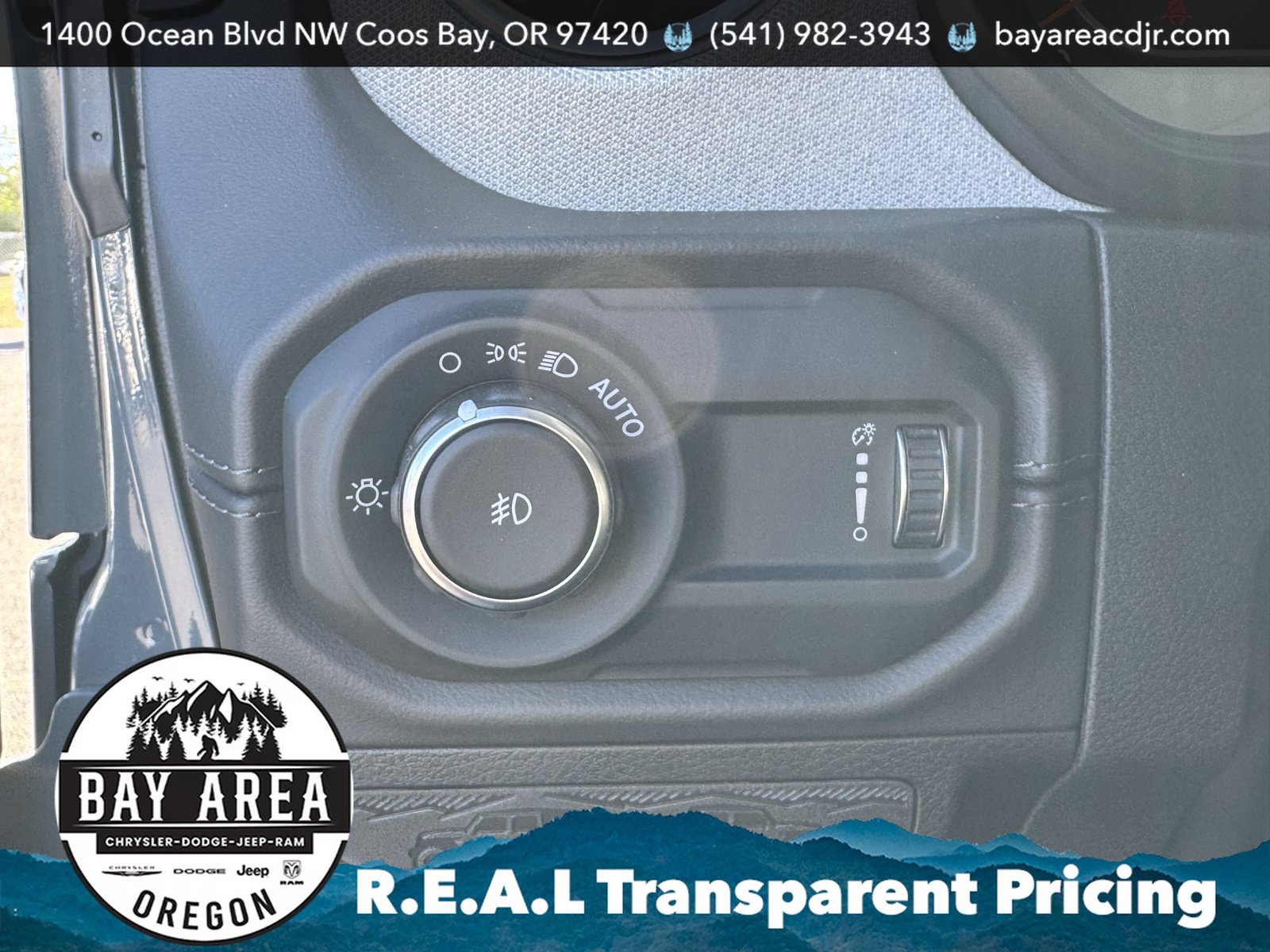 New 2026 Jeep Wrangler Unlimited Sahara w/ Safety Group AWD/4WD image 18