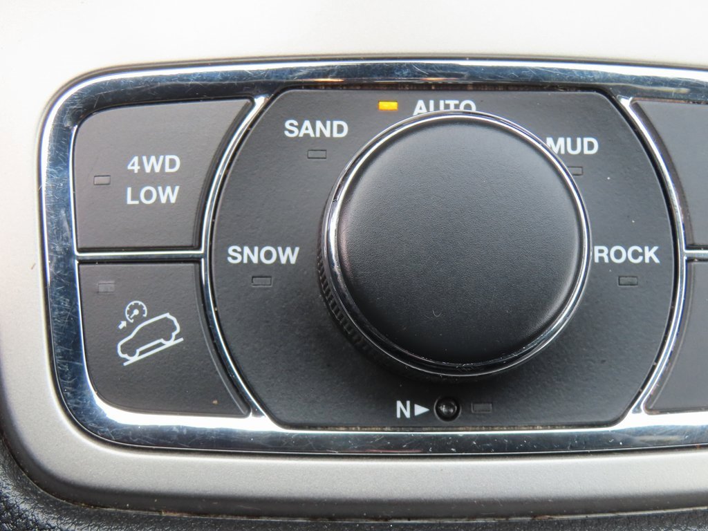 Used 2019 Jeep Grand Cherokee Limited image 11