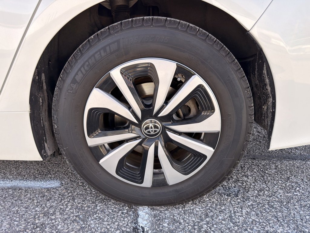 Used 2018 Toyota Prius Prime Premium image 20