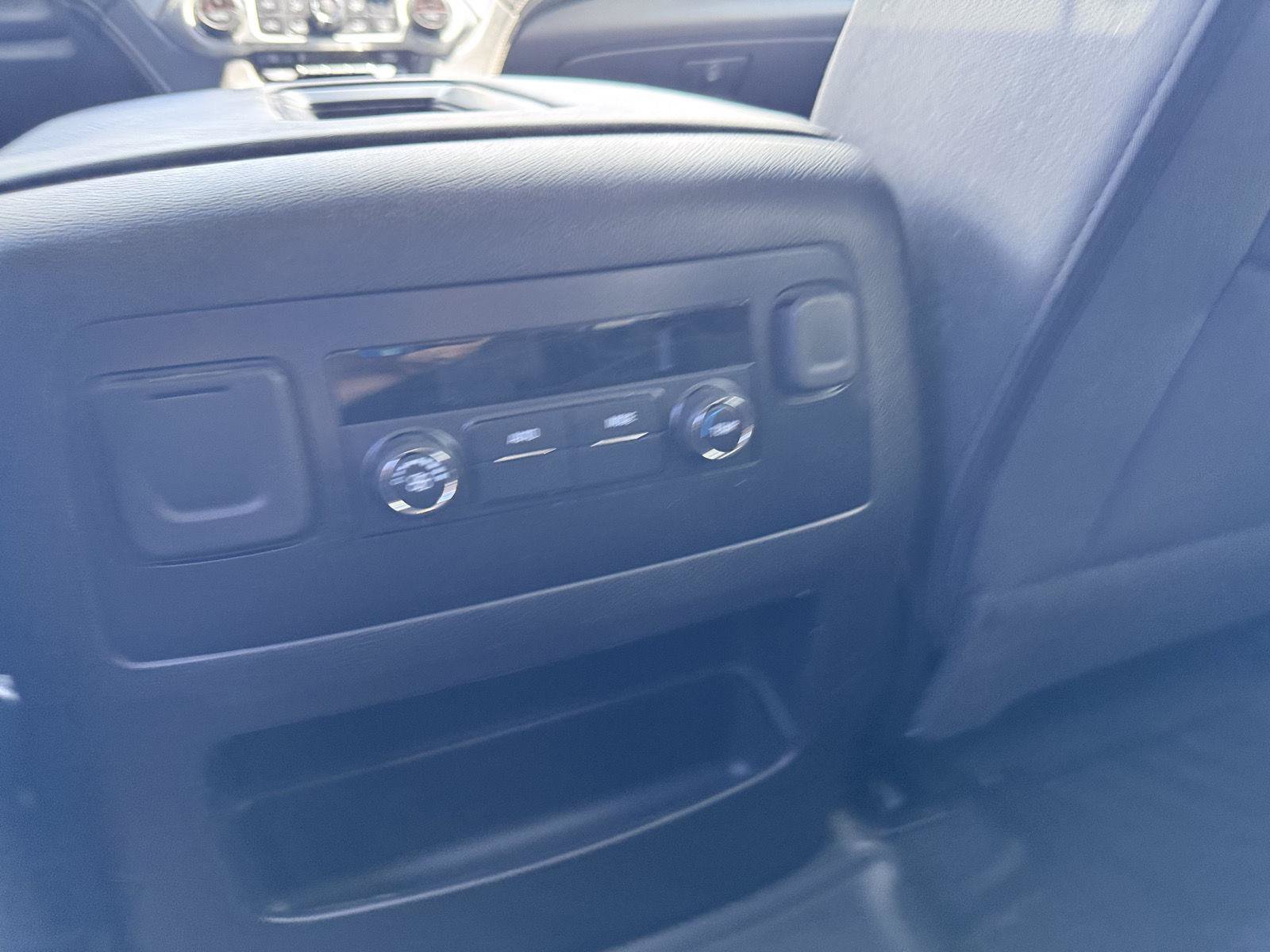 Used 2020 GMC Yukon SLE AWD/4WD image 13