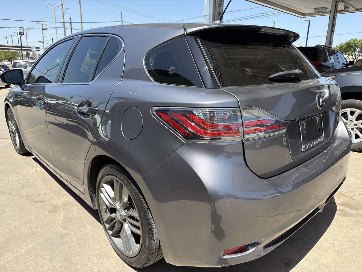Used 2013 Lexus CT 200h w/ Premium Pkg w/Backup Camera FWD image 4