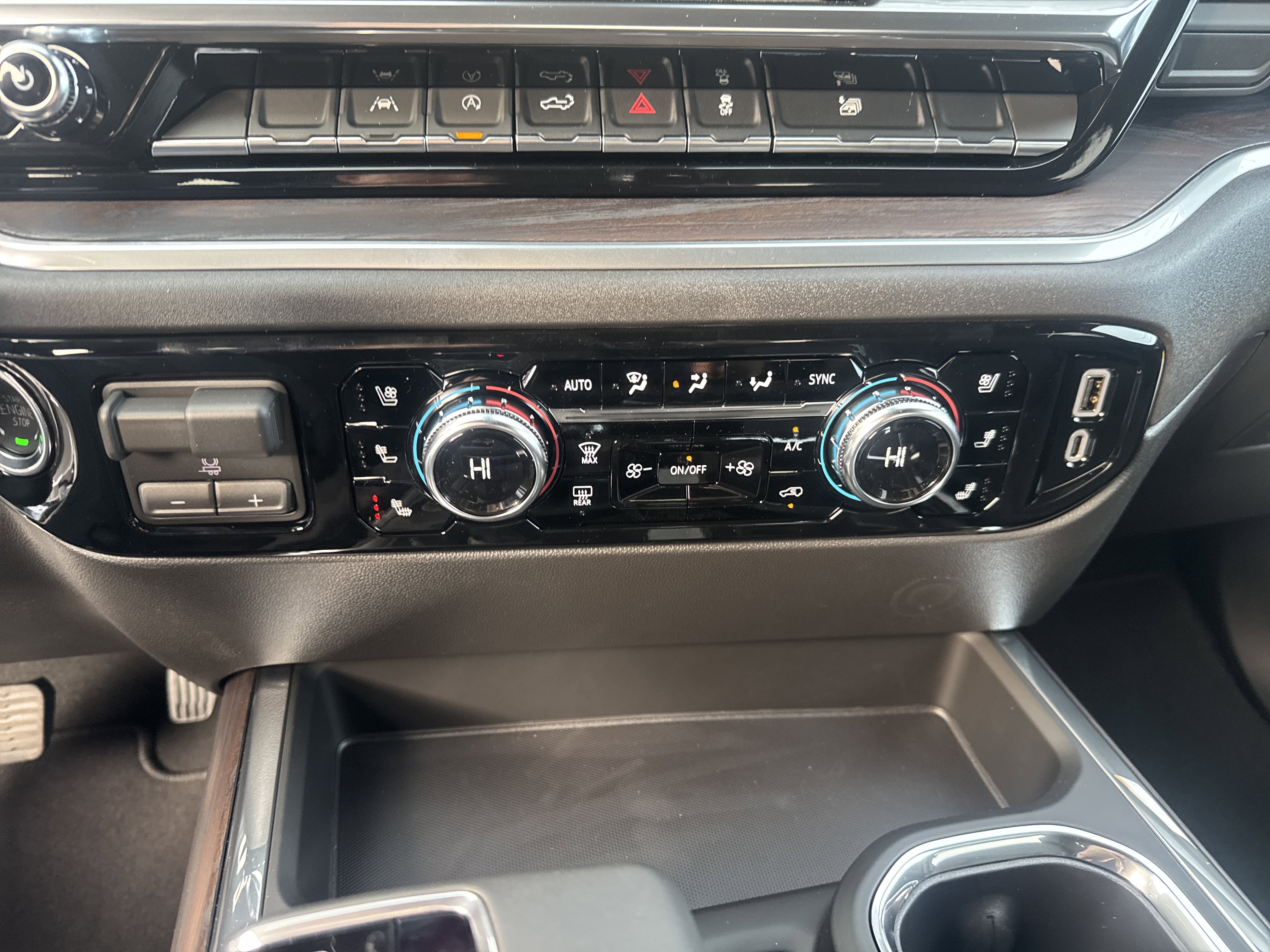 New 2026 GMC Sierra 1500 SLT w/ SLT Premium Package image 25