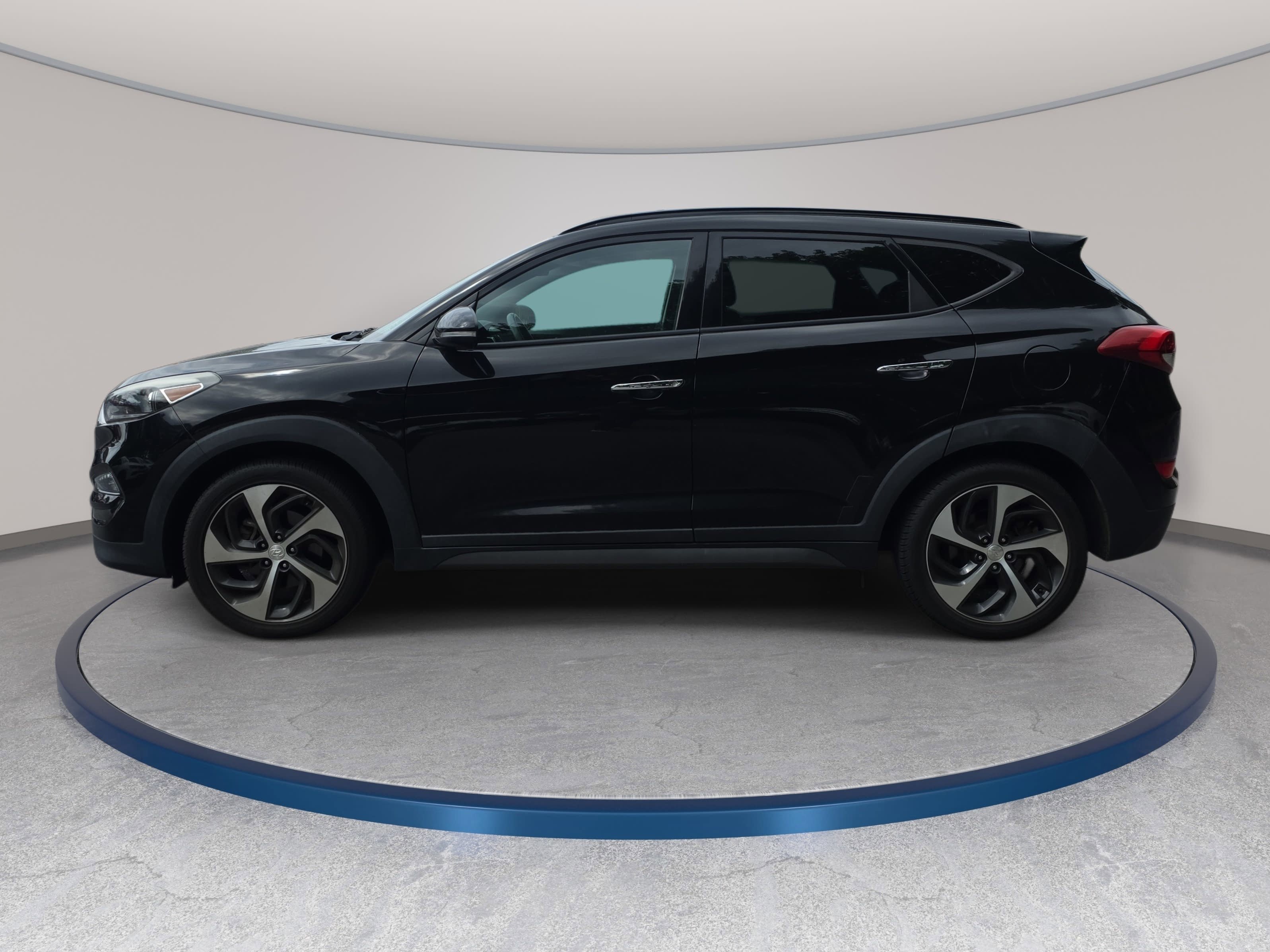 Used 2016 Hyundai Tucson Limited w/ Option Group 03 AWD/4WD image 3