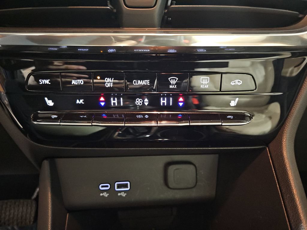 Certified 2024 Buick Encore GX Avenir w/ Avenir Convenience Package FWD image 26