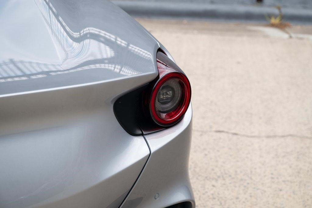 Used 2022 Ferrari Portofino M RWD image 28