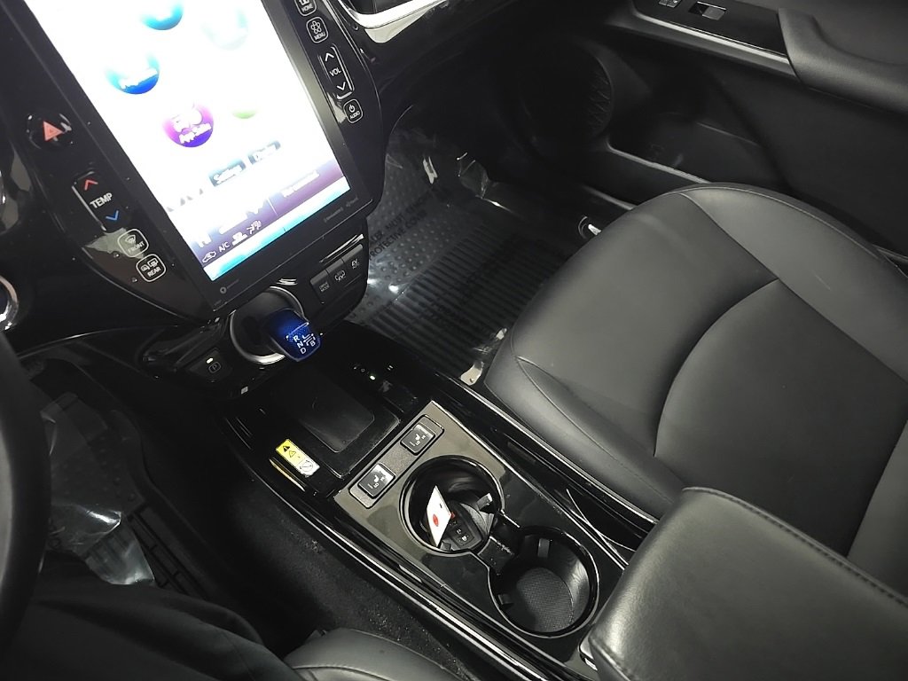 Used 2022 Toyota Prius Prime XLE image 26