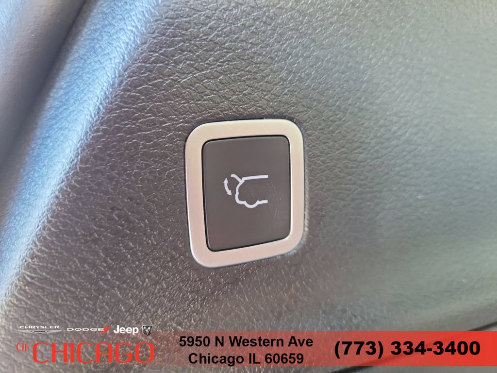 New 2026 Chrysler Pacifica Select AWD/4WD image 10