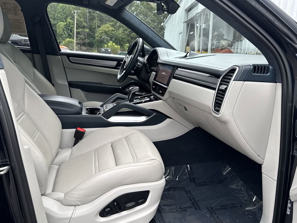 Used 2023 Porsche Cayenne Turbo S image 31