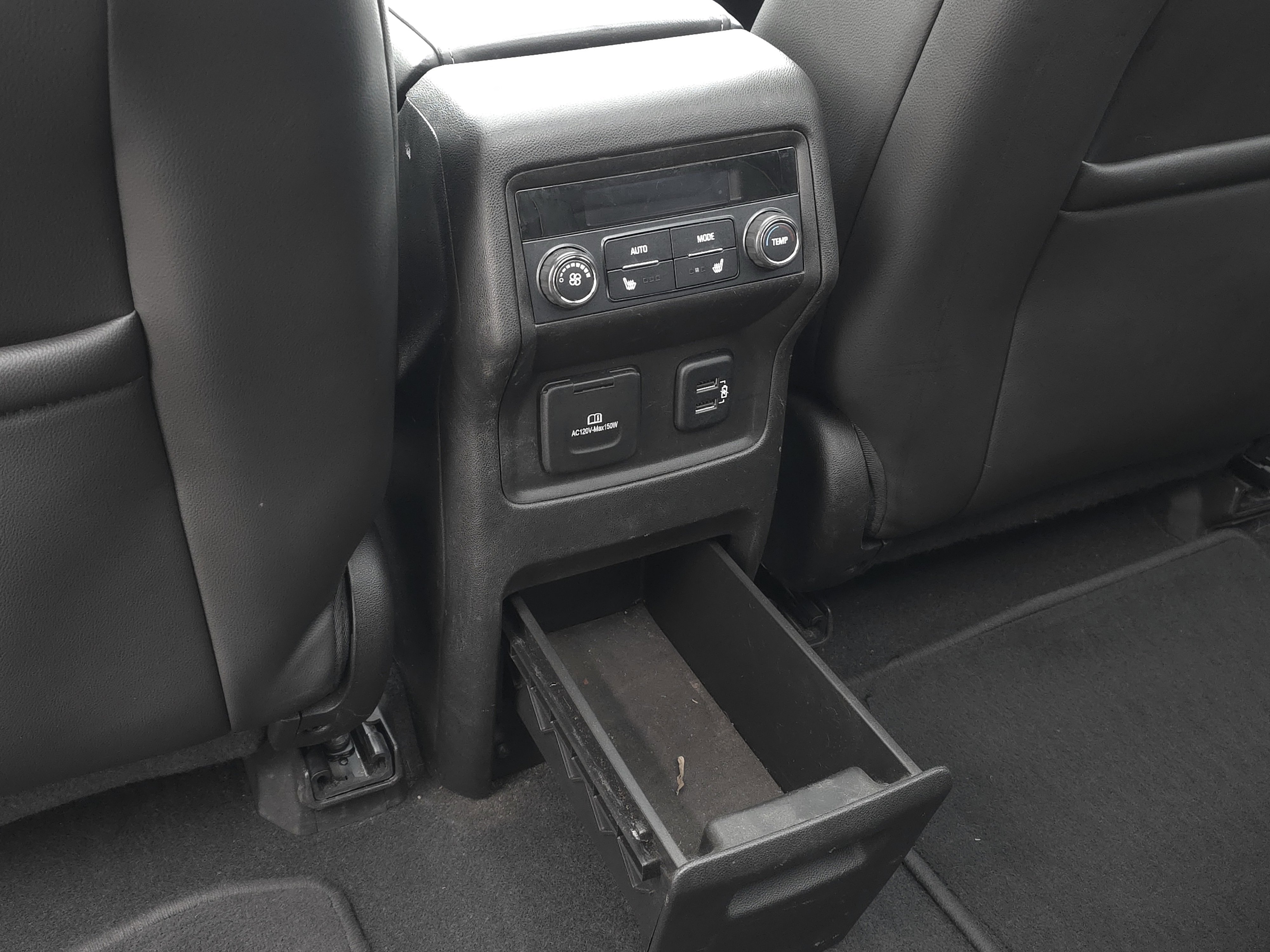 Used 2017 GMC Acadia Denali w/ Technology Package image 28