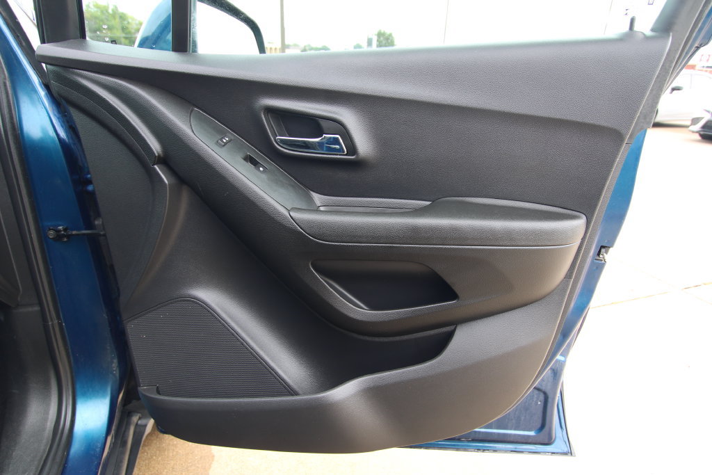 Used 2019 Chevrolet Trax LT AWD/4WD image 32