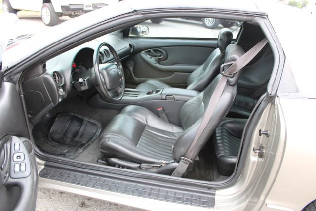 Used 2001 Pontiac Firebird Formula w/ Protection Group RWD image 14