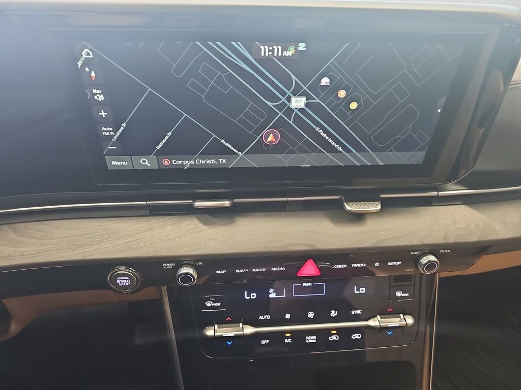 Used 2024 Kia Carnival EX image 23