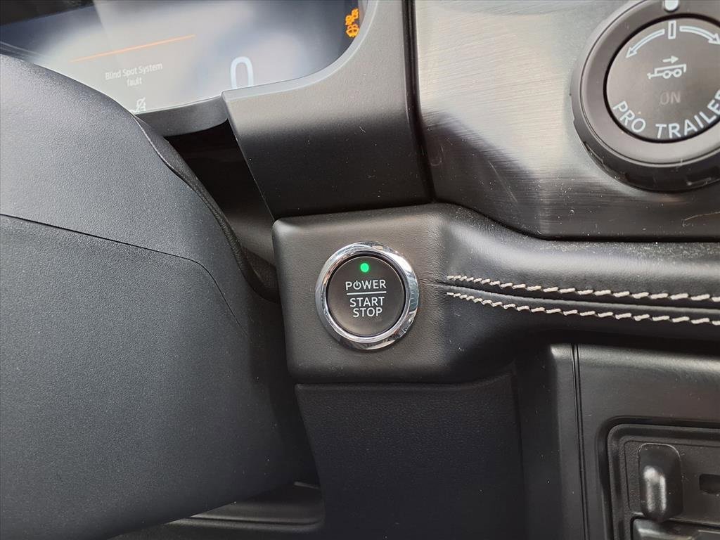 Used 2024 Ford F150 Lightning Platinum image 33