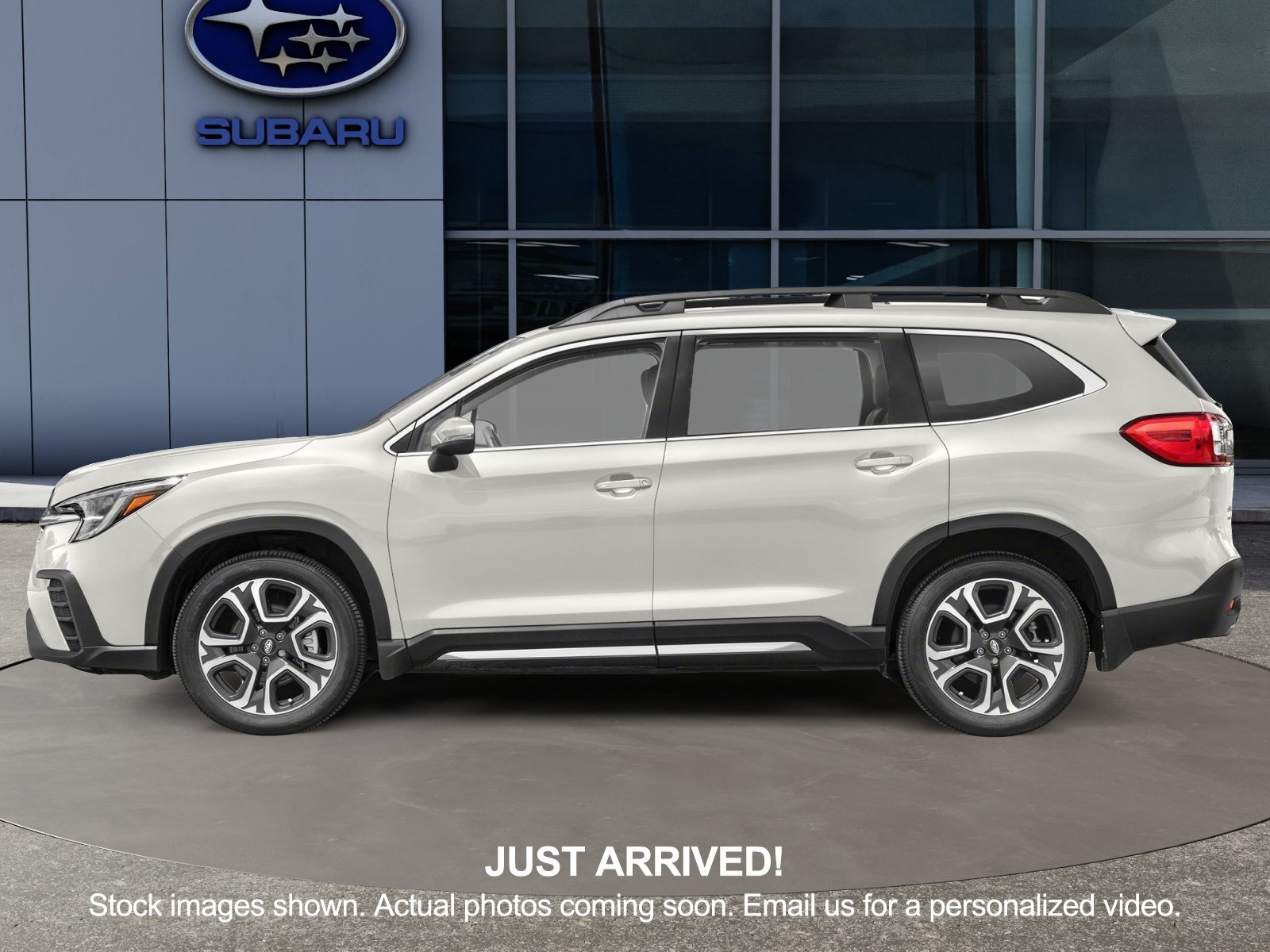 Used 2023 Subaru Ascent Limited w/ Technology Package AWD/4WD image 3