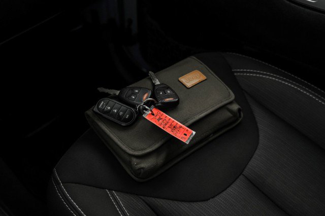 Used 2015 Jeep Wrangler Rubicon w/ Power Convenience Group image 52