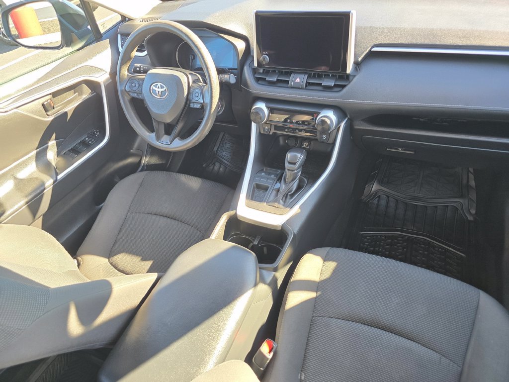 Used 2024 Toyota RAV4 LE FWD image 15