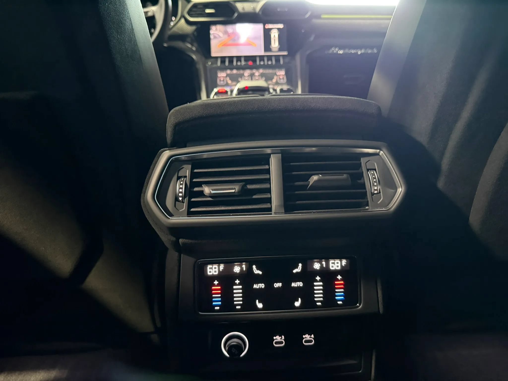 Used 2024 Lamborghini Urus Performante AWD/4WD image 33