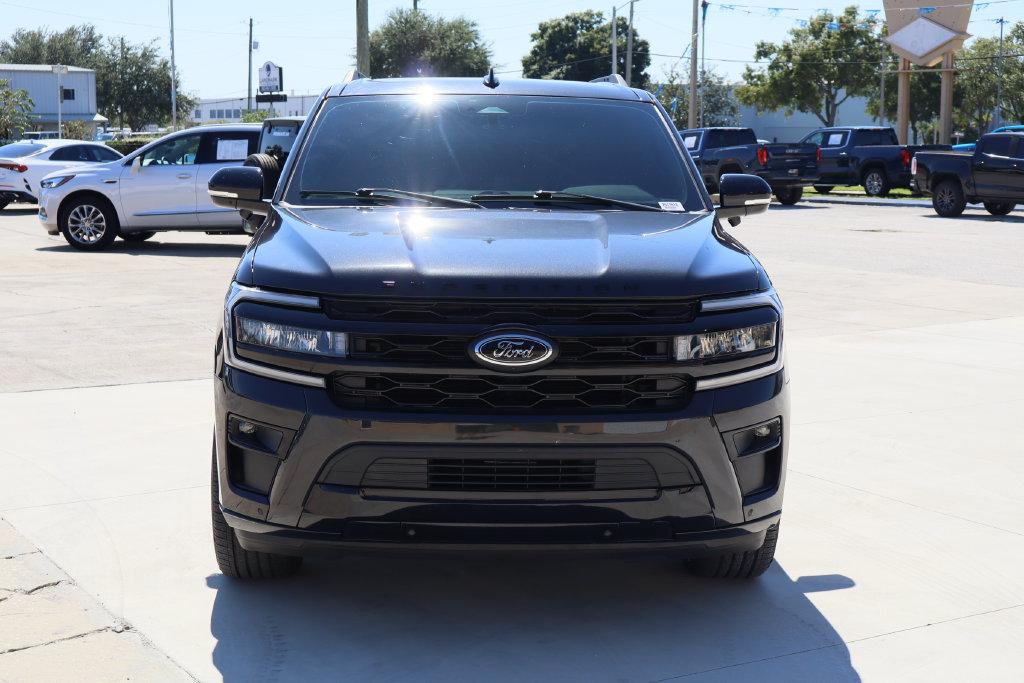 Used 2022 Ford Expedition Max Limited RWD image 4