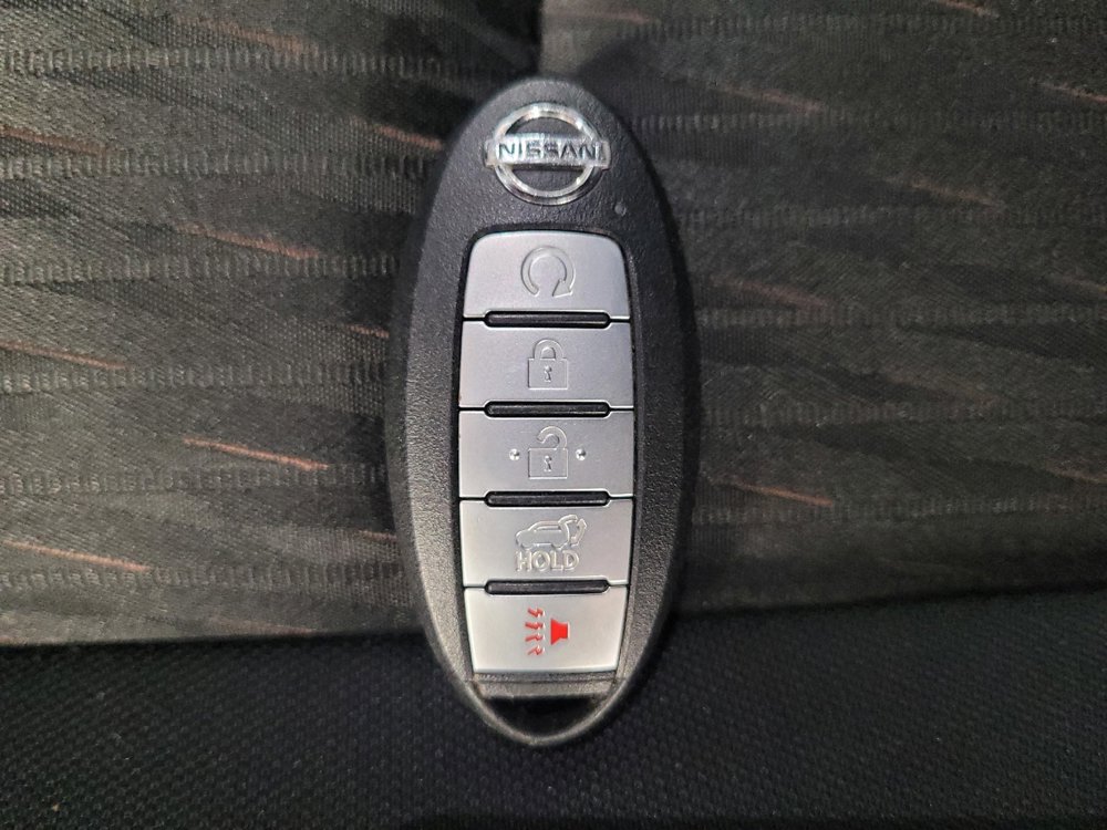 Used 2020 Nissan Rogue SV image 32