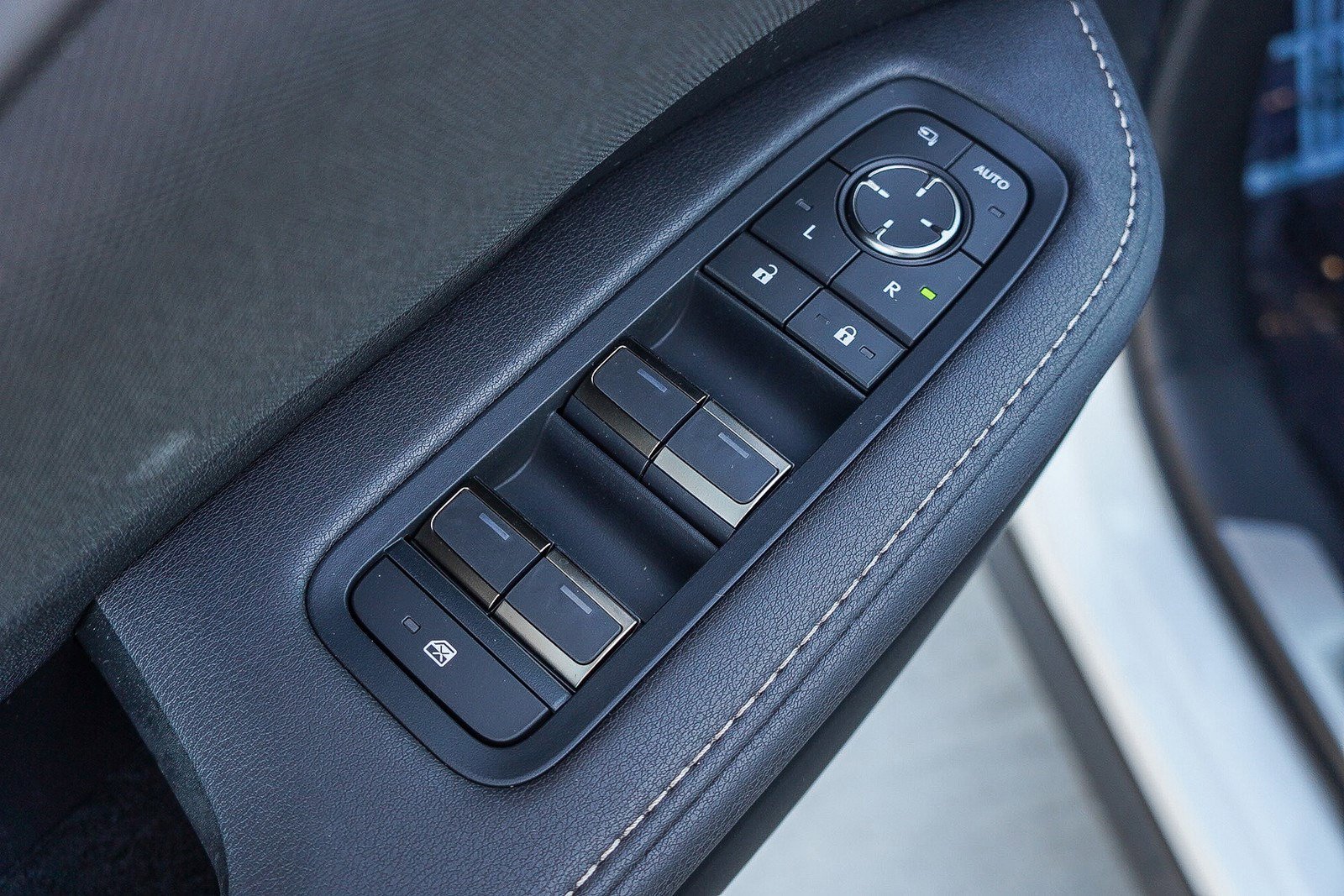 New 2026 Lexus TX 500h AWD image 24