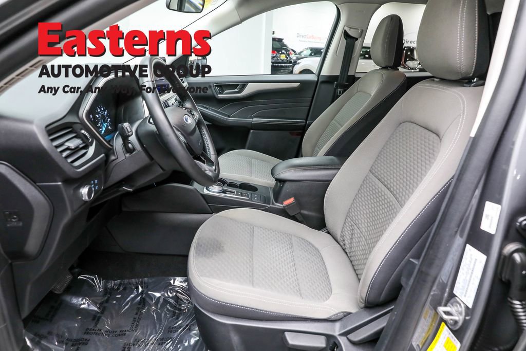 Used 2022 Ford Escape SE w/ Cold Weather Package image 14