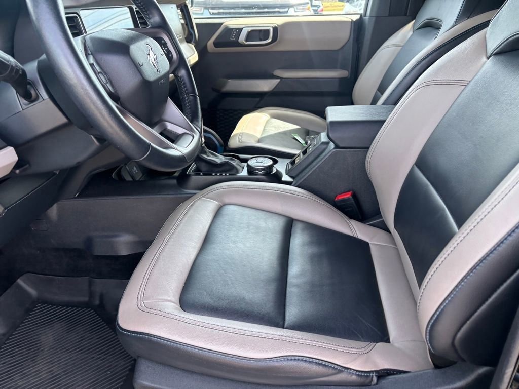 Used 2023 Ford Bronco Wildtrak image 9