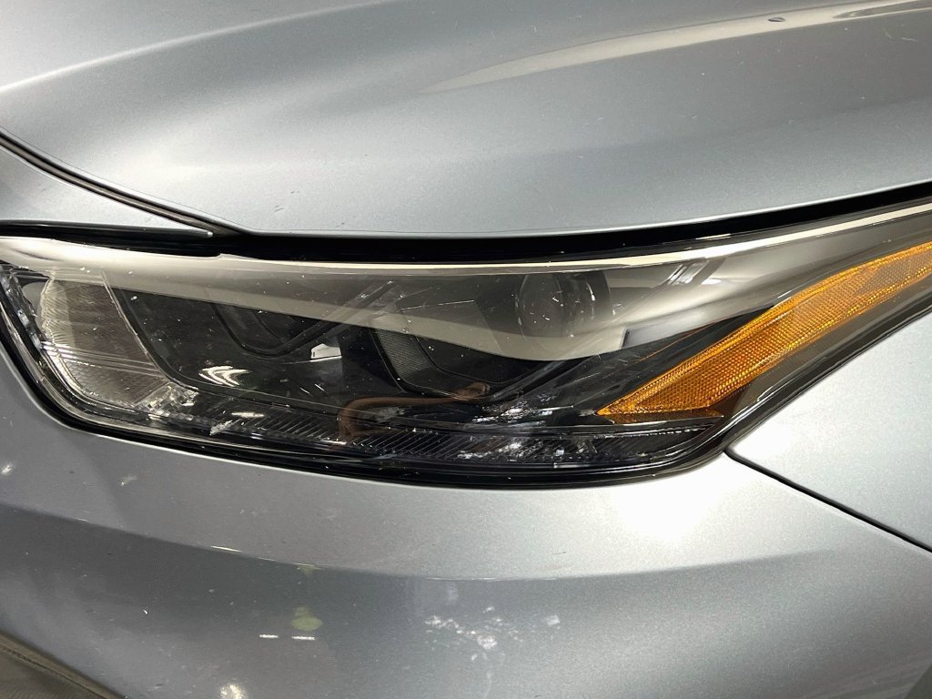 Used 2023 Toyota Highlander XLE FWD image 9