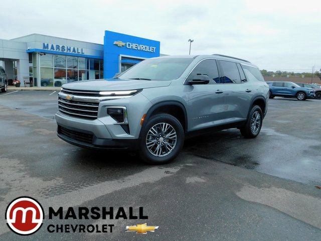 Used 2024 Chevrolet Traverse LT