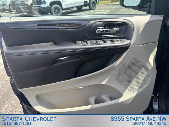 Used 2013 Dodge Grand Caravan SE FWD image 11