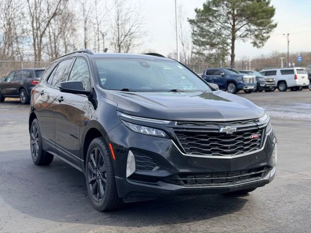 Used 2022 Chevrolet Equinox RS w/ RS Leather Package AWD/4WD image 3
