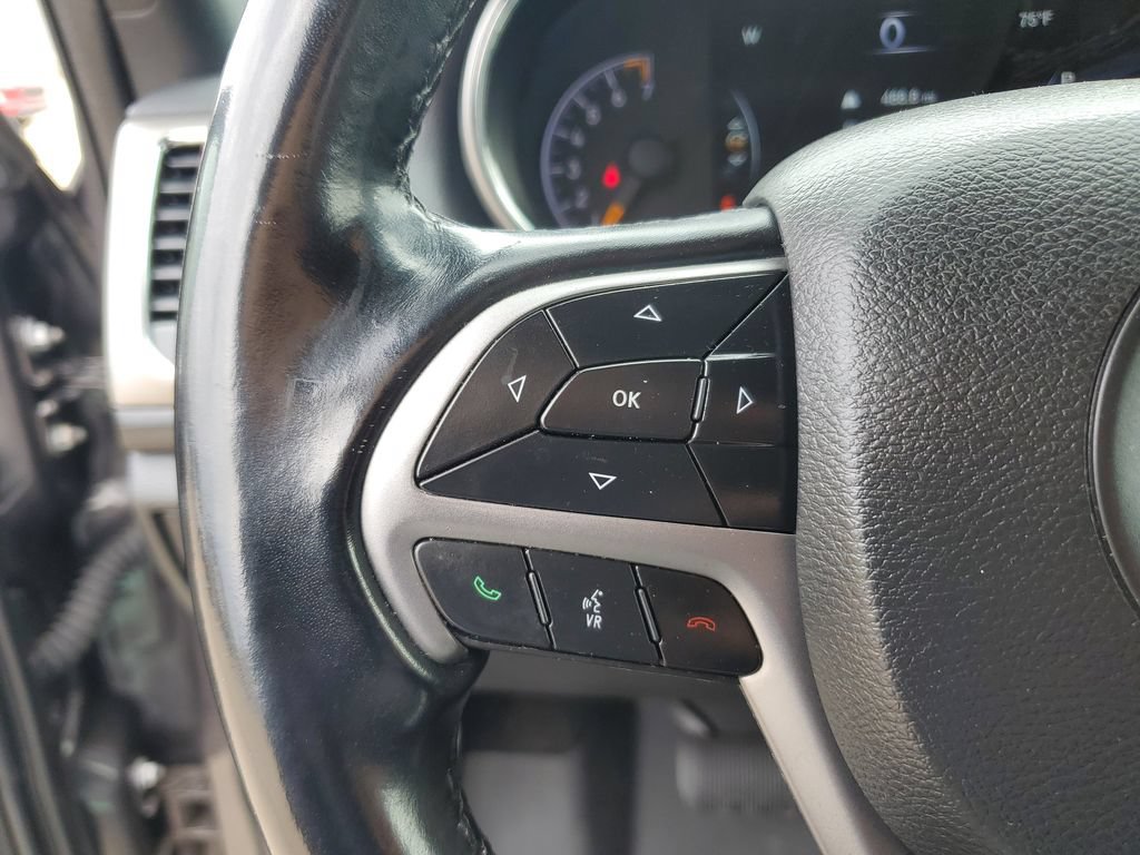 Used 2021 Jeep Grand Cherokee Laredo AWD/4WD image 19