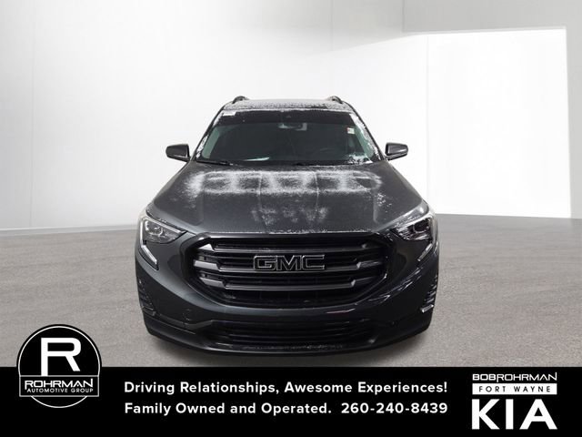 Used 2020 GMC Terrain SLE w/ Driver Convenience Package image 3