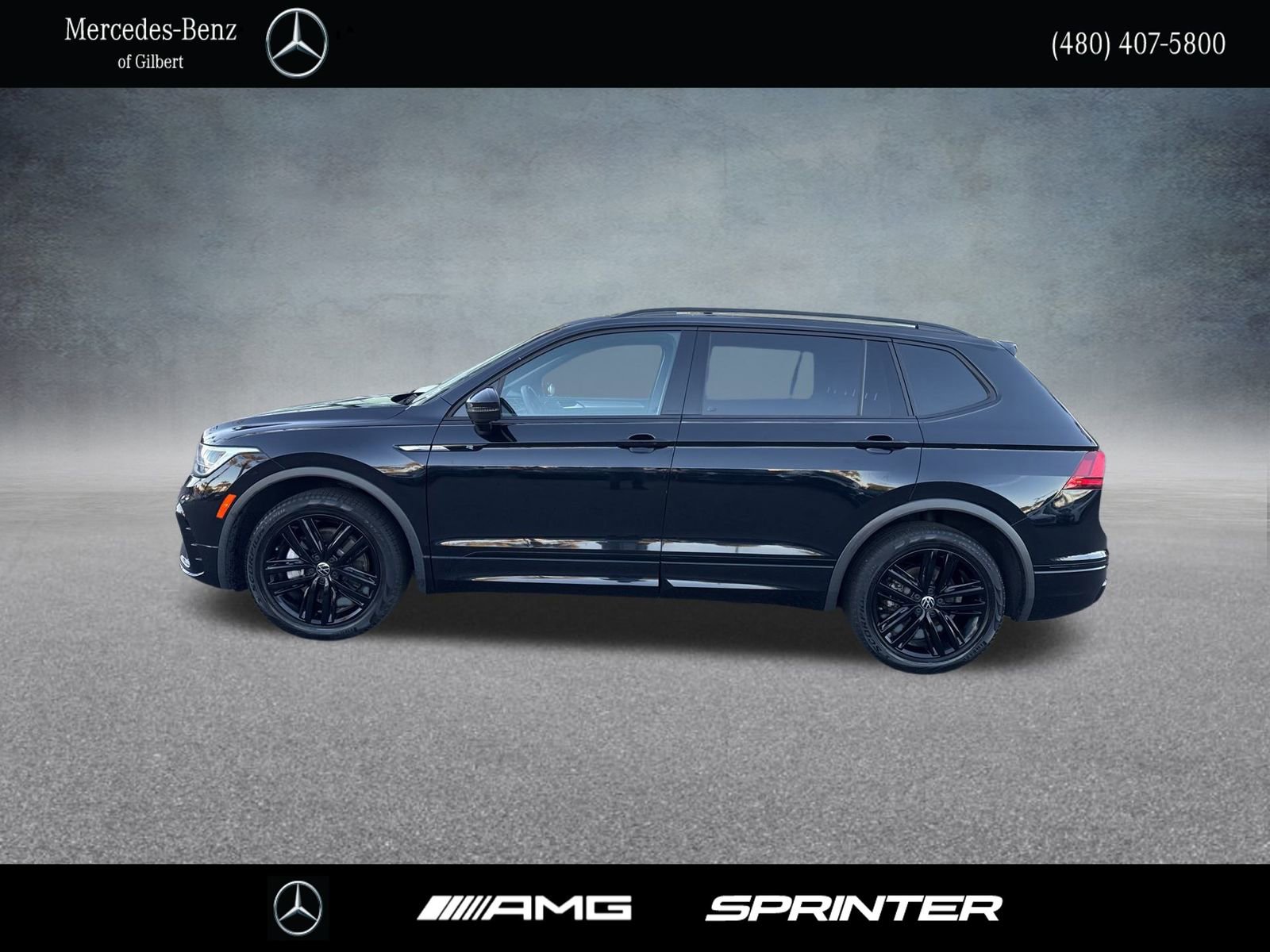 Used 2022 Volkswagen Tiguan SE R-Line image 3