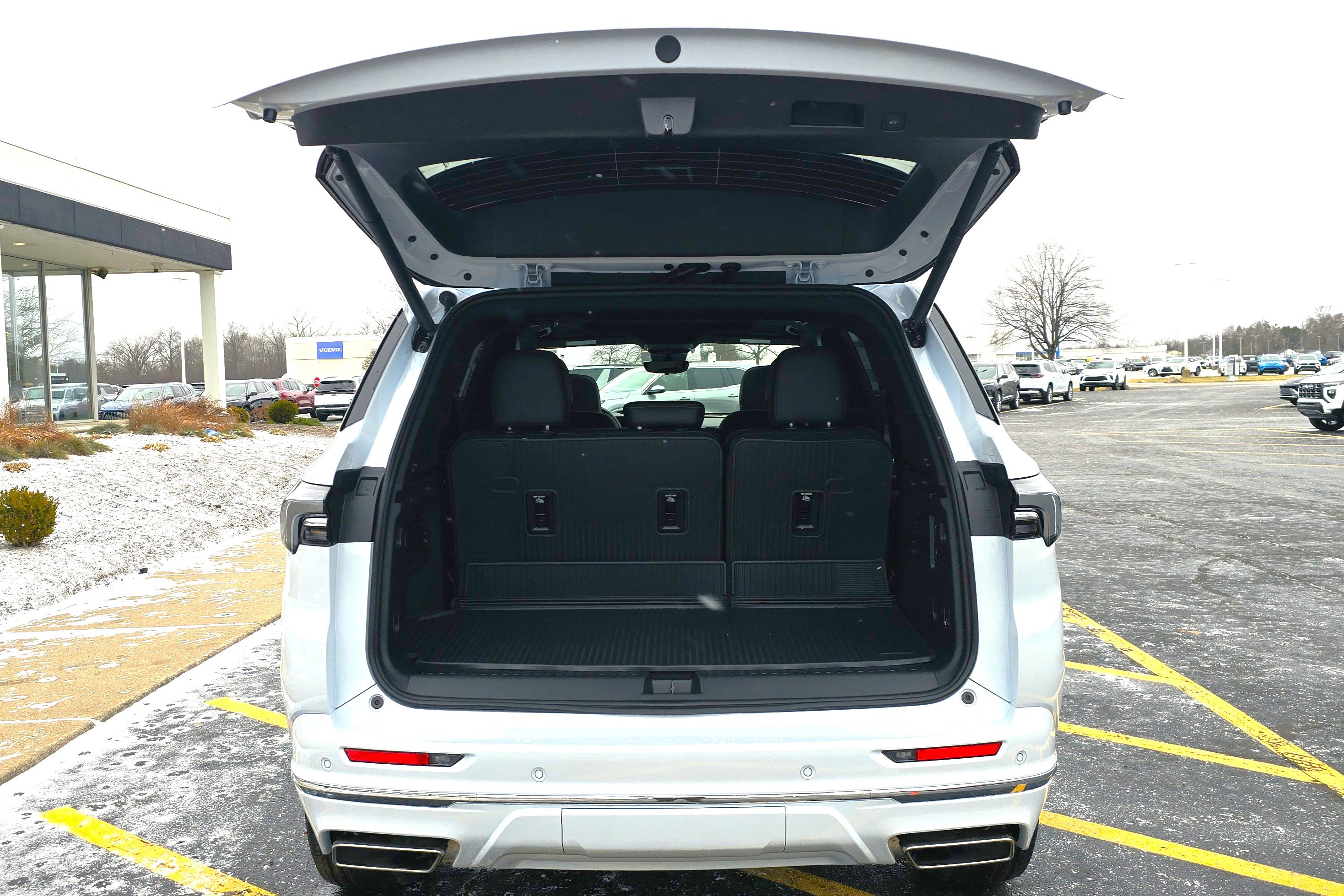 New 2026 Buick Enclave Avenir w/ Super Cruise Package image 8