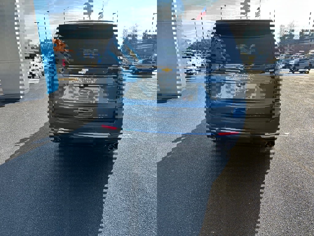 New 2026 Chevrolet Suburban Premier image 7