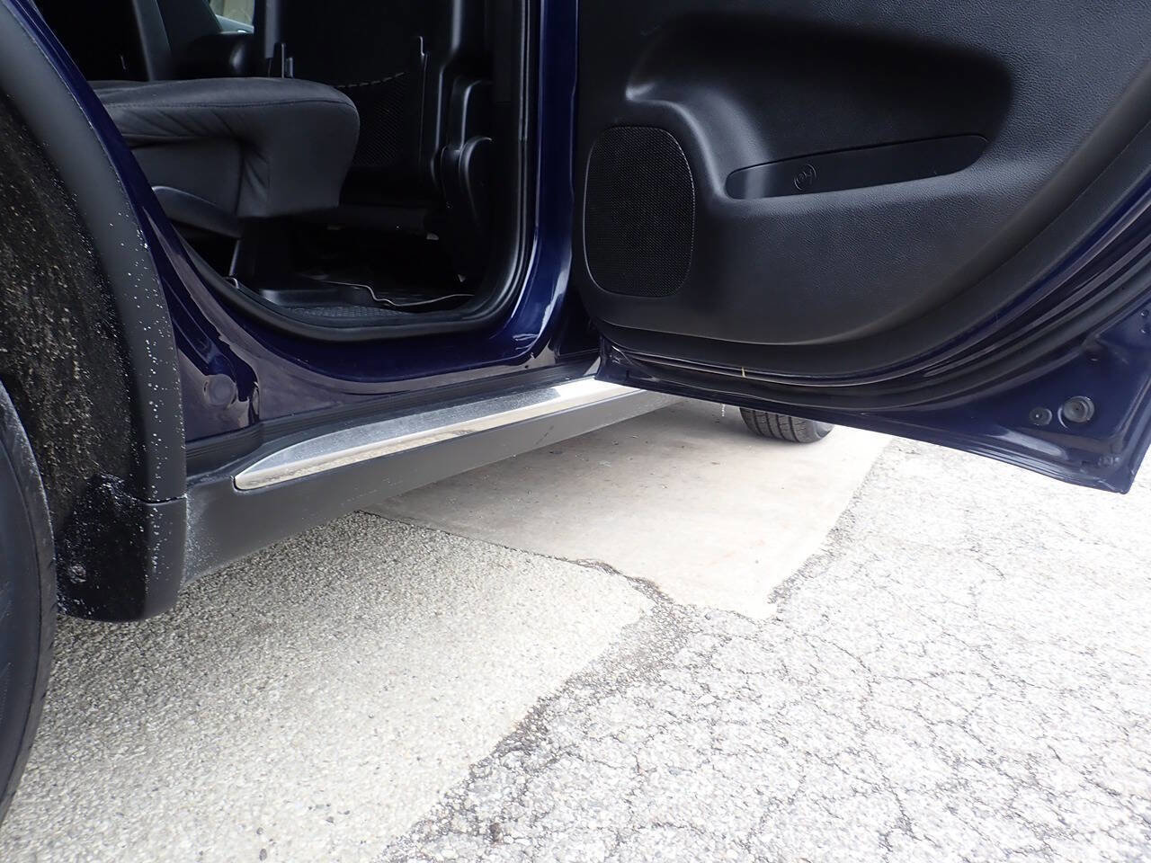Used 2018 Dodge Durango SXT w/ 3rd Row Seating Group AWD/4WD image 31