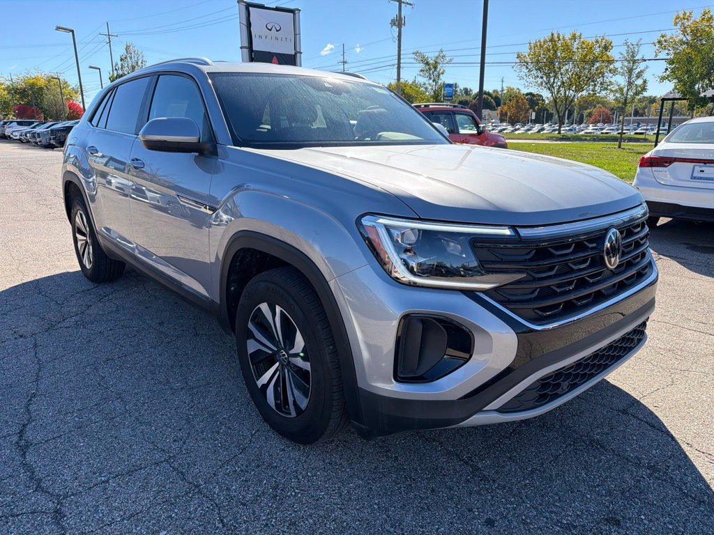 Used 2026 Volkswagen Atlas Cross Sport SE FWD image 3
