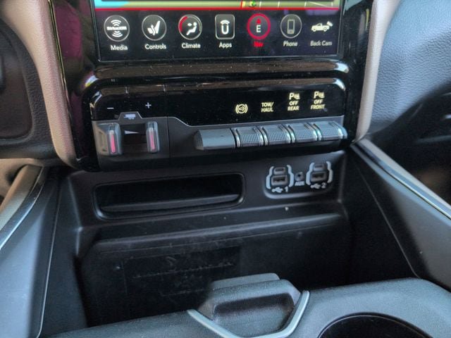 Used 2020 RAM 3500 Laramie AWD/4WD image 15