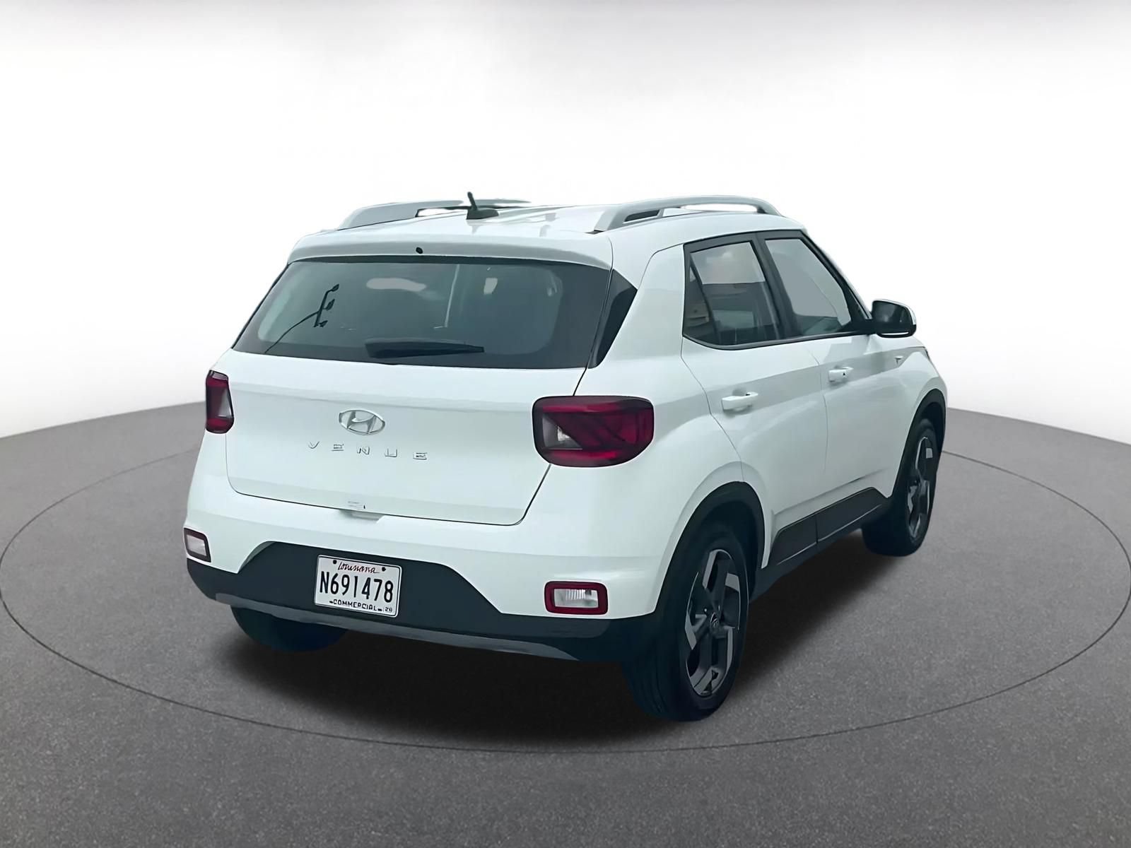 Used 2026 Hyundai Venue SEL FWD image 14