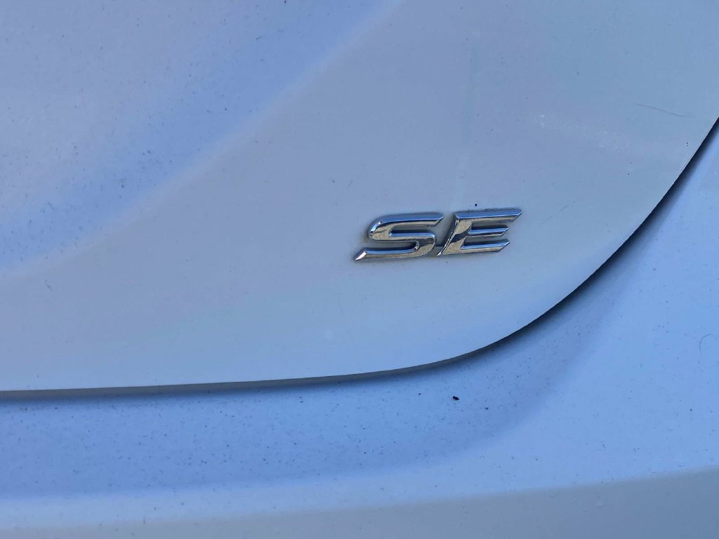 Used 2023 Toyota Camry SE FWD image 6