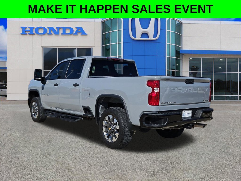Used 2025 Chevrolet Silverado 2500 Custom w/ Custom Value Package AWD/4WD image 5