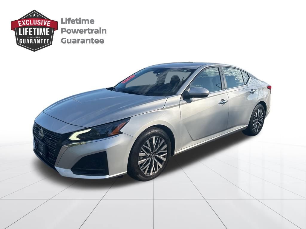 Certified 2023 Nissan Altima 2.5 SV FWD image 1