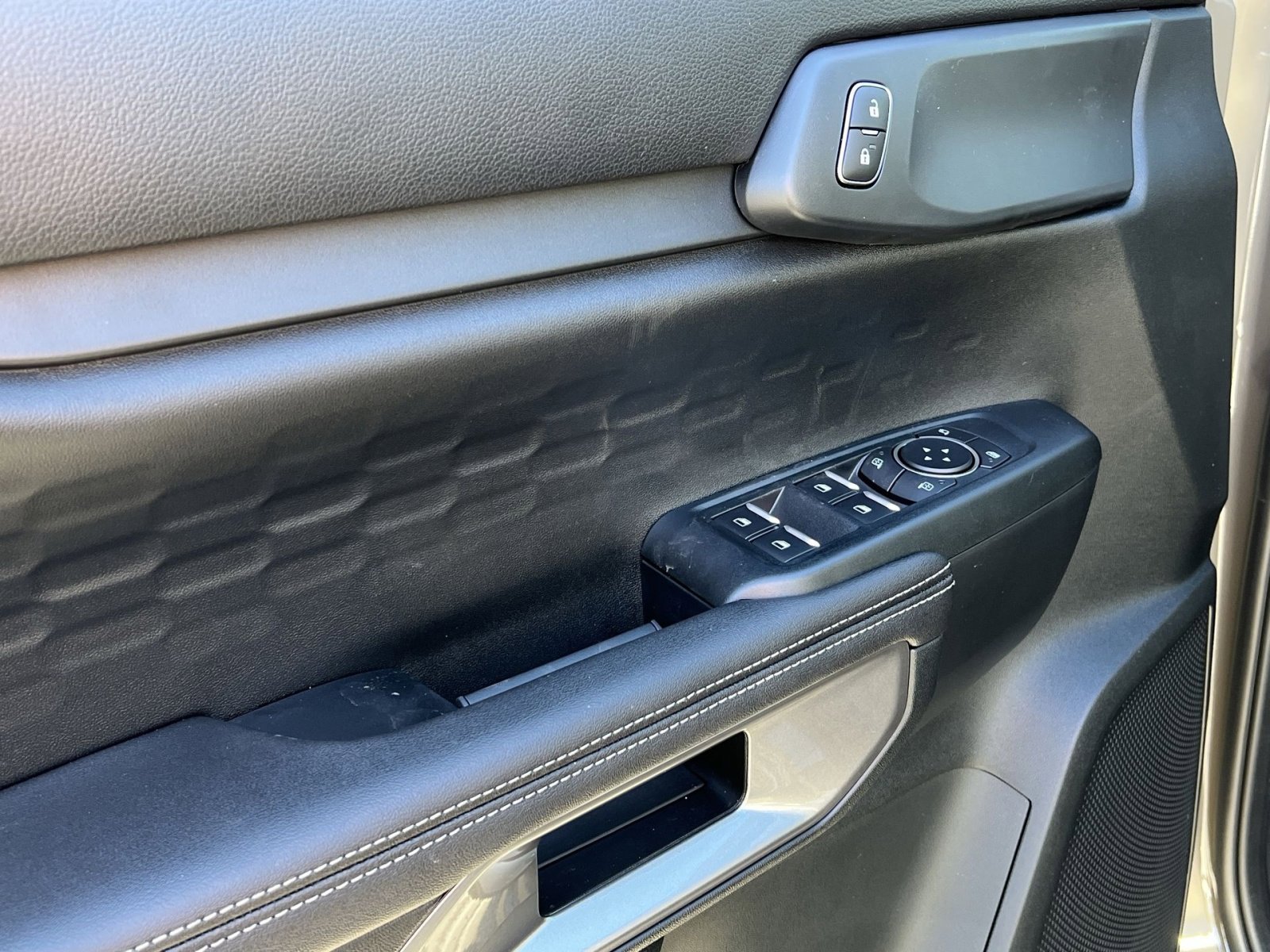 New 2025 Ford Ranger XLT w/ Equipment Group 301A High image 15