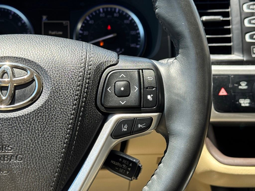 Used 2019 Toyota Highlander Limited Platinum AWD/4WD image 30